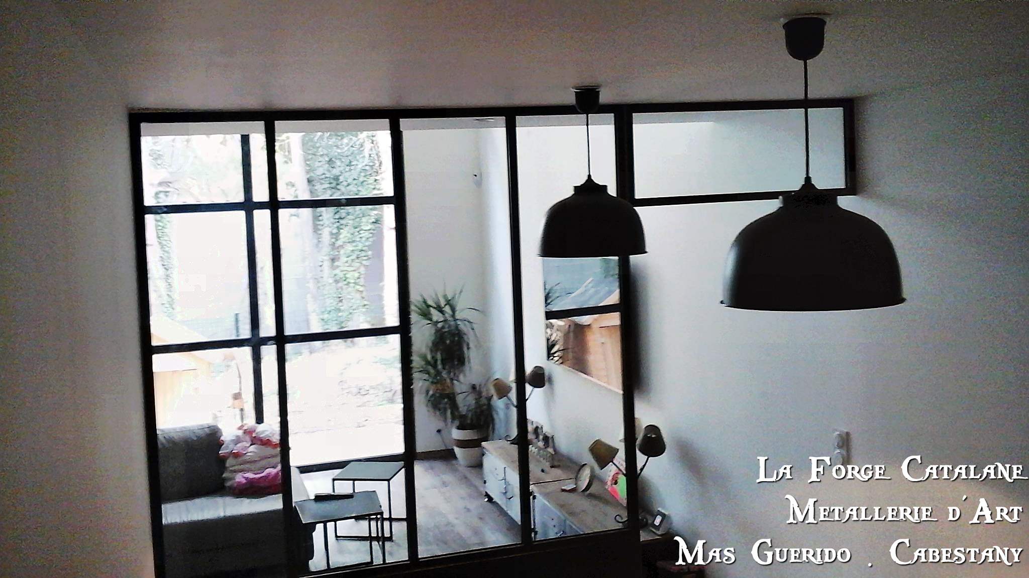 verriere fixe ouverture passage cuisine clair fer soubassement forge catalane (6).jpg